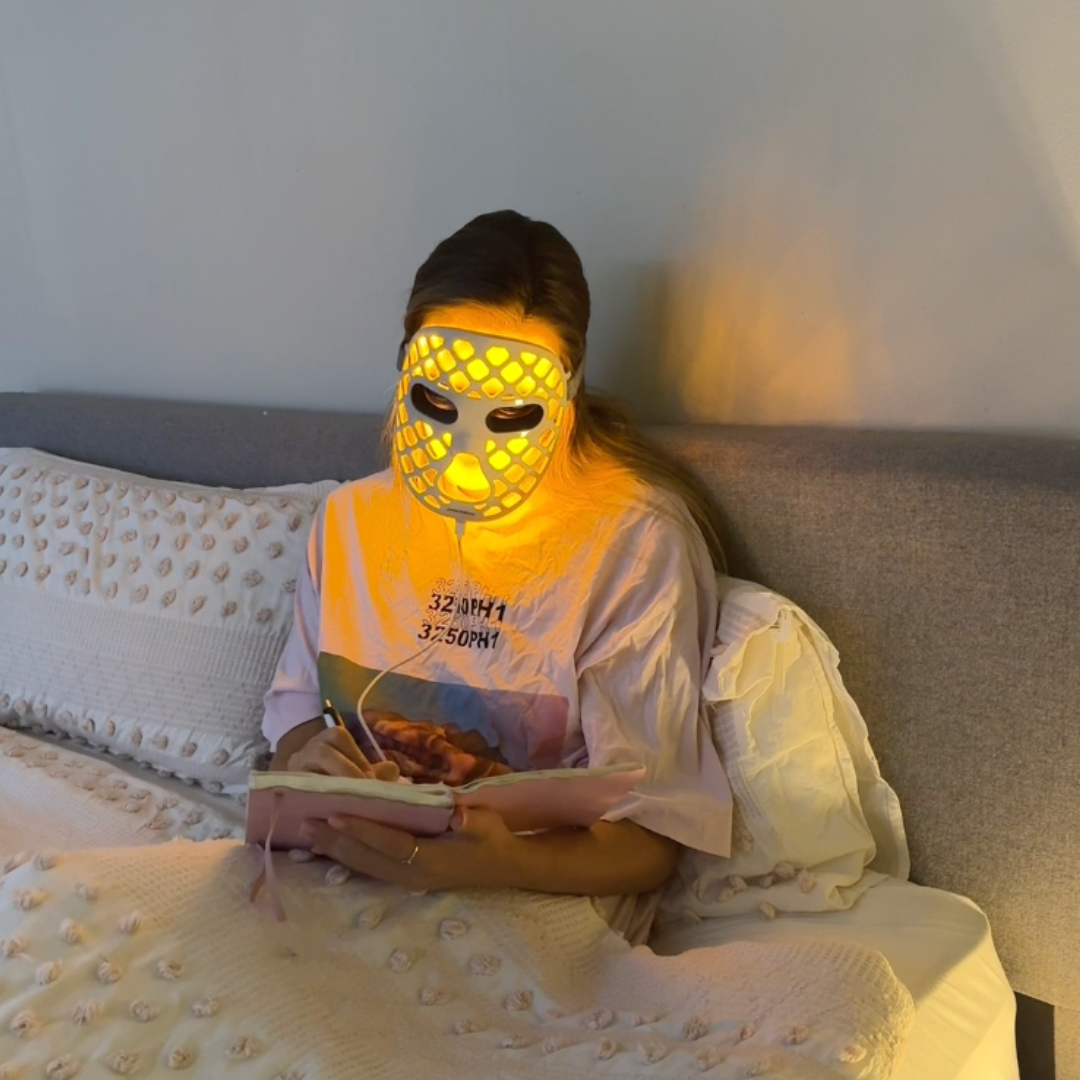 قناع علاج الضوء LED من السيليكون Peachaboo Glo Aurora (مع NIR)